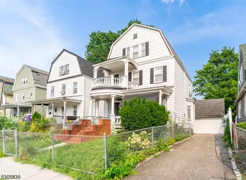 272 Halsted St, East Orange, NJ 07018