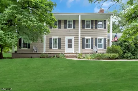 11 Jeffrey Ln, Bridgewater, NJ 08807