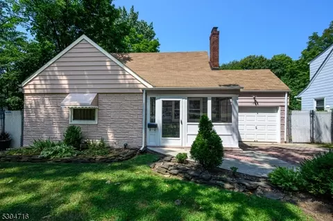 1826 Teaneck Rd, Teaneck, NJ 07666