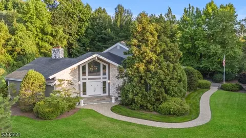 60 Roosevelt Blvd, Caldwell, NJ 07006