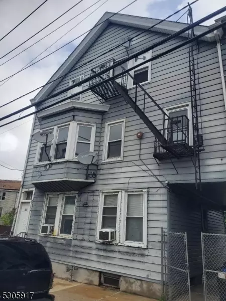21 Chadwick St, Paterson, NJ 07503