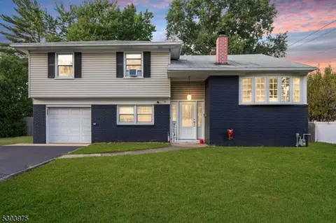 30 Runnymede Rd, Clark, NJ 07066