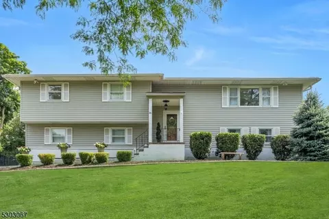 34 Boonstra Dr, Wayne, NJ 07470