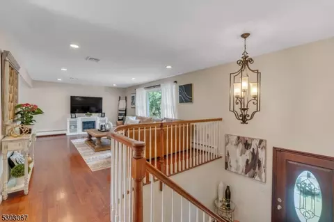 34 Boonstra Dr, Wayne, NJ 07470 photo 3