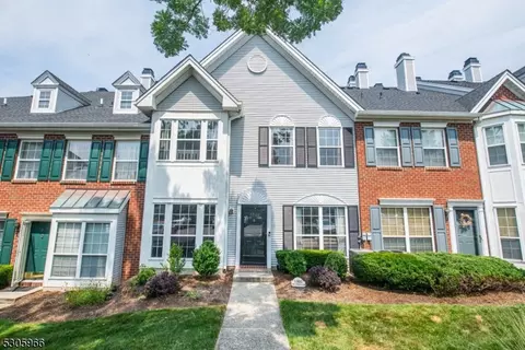 1066 Chedworth Cir, Mahwah, NJ 07430