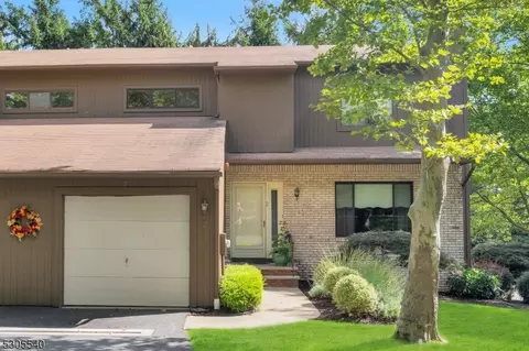 2 Mountain Ridge Dr, Cedar Grove, NJ 07009
