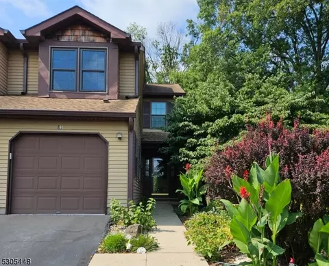 81 Bayberry Dr, Somerset, NJ 08873
