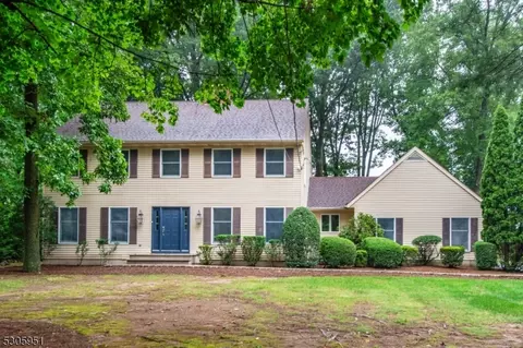 693 Mountain Ave, Wyckoff, NJ 07481