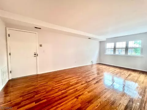 351 College Dr #351, Edison, NJ 08817