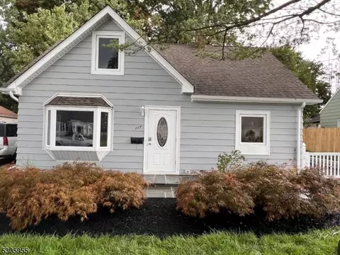 217 Penn Ave, Edison, NJ 08817