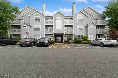 54 Springbrook Rd E, Montville, NJ 07045