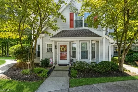 2902 Tudor Dr #2902, Pompton Plains, NJ 07444