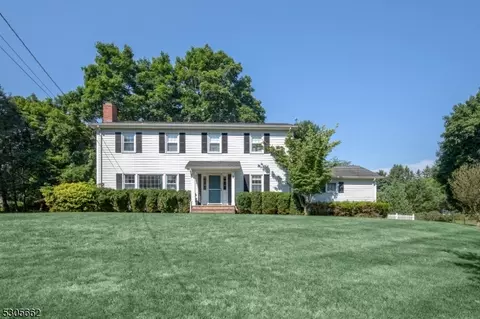 2 N Linden Ln, Mendham Boro, NJ 07945