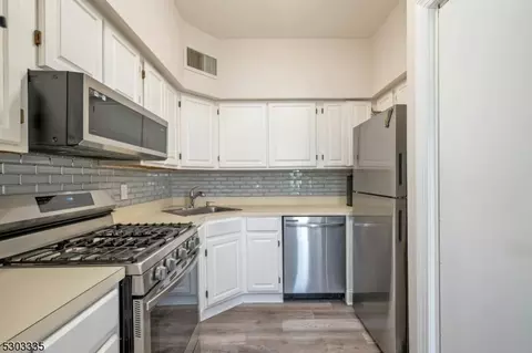 70 B E Blackwell St #B, Dover Town, NJ 07801 photo 11