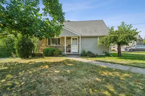 7 Sunnie Ter, West Caldwell, NJ 07006