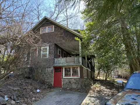 76 Jacobs Creek Rd, Ewing Twp, NJ 08628