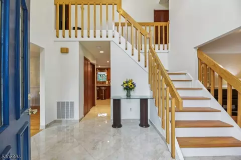 10 Harding Ave, Caldwell, NJ 07006