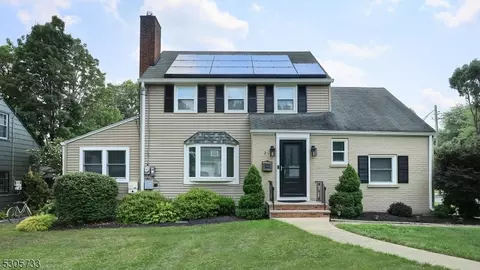 2 Anworth Ave, North Plainfield, NJ 07060