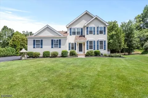 17 Gleim Rd, Readington Twp, NJ 08889