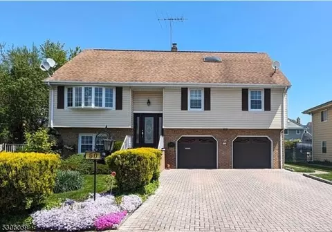 50 Roehrs Dr, Wallington, NJ 07057