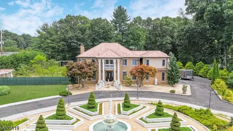 1 Beaverdam Dr, East Brunswick, NJ 08816