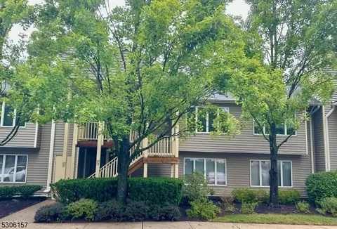 54 Westchester Ter, Annandale, NJ 08801