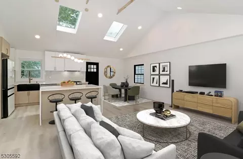 92 Amelia Ave, Livingston, NJ 07039