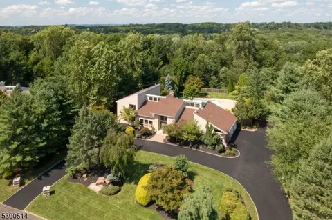 49 Christy Dr, Warren, NJ 07059