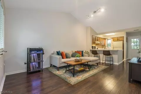 36 Troon Ter, Annandale, NJ 08801