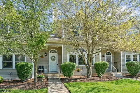 527 Faulkner Dr, Hackettstown, NJ 07840