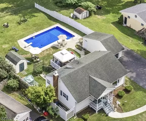 111 Riverview Ter, Riverdale, NJ 07457