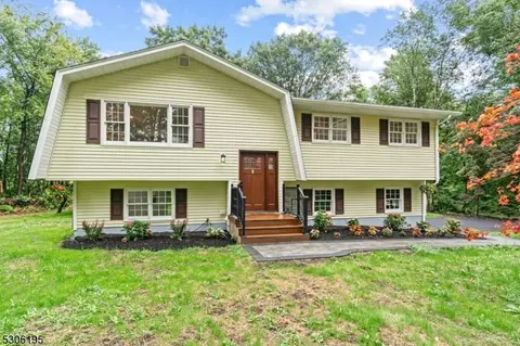 10 Camp Pulaski Rd, Mount Olive, NJ 07828