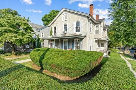 91 Main St, Newton, NJ 07860