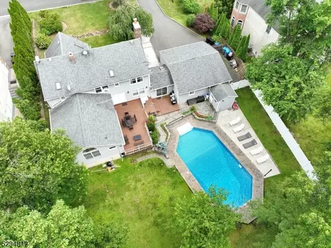 543 Burlington St, Paramus, NJ 07652 photo 28