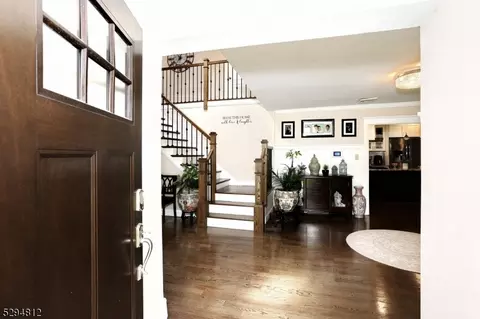 543 Burlington St, Paramus, NJ 07652 photo 4
