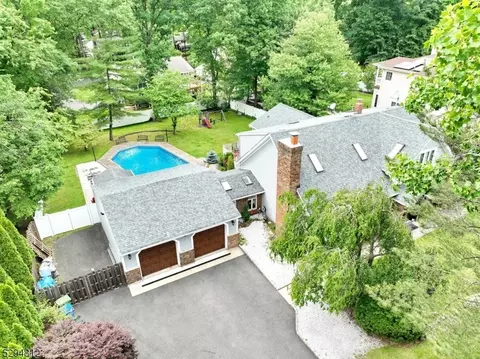 543 Burlington St, Paramus, NJ 07652 photo 29