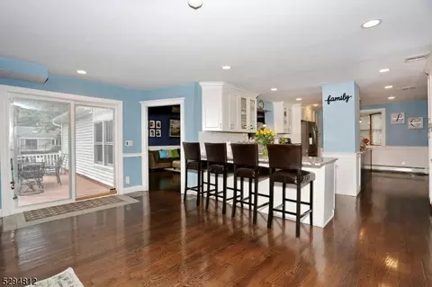543 Burlington St, Paramus, NJ 07652 photo 11