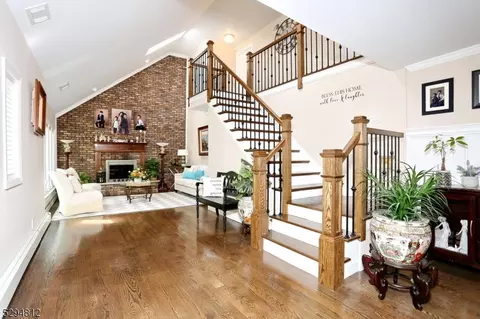 543 Burlington St, Paramus, NJ 07652 photo 8