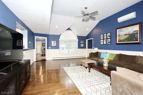 543 Burlington St, Paramus, NJ 07652 photo 24