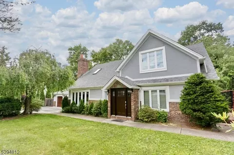543 Burlington St, Paramus, NJ 07652