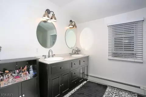 543 Burlington St, Paramus, NJ 07652 photo 20