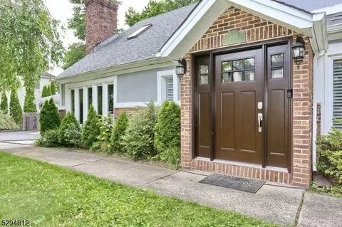 543 Burlington St, Paramus, NJ 07652 photo 3
