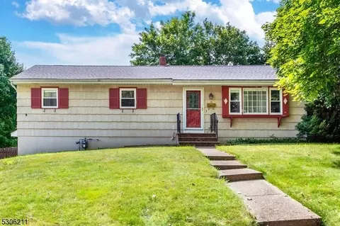 18 Ann St, Roxbury Twp, NJ 07876