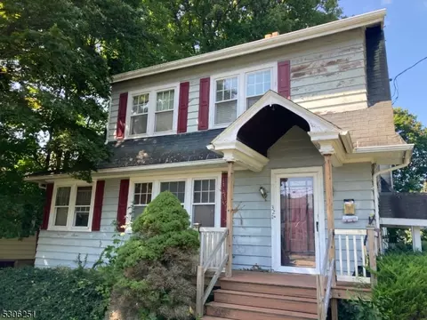 32 Burnham Rd, Morris Plains, NJ 07950