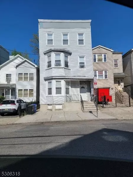 281 Littleton Ave, Newark, NJ 07103