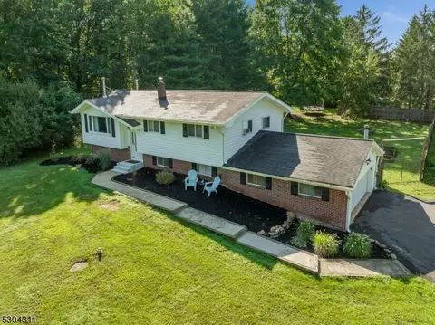 103 Fairview Rd, Frenchtown, NJ 08825