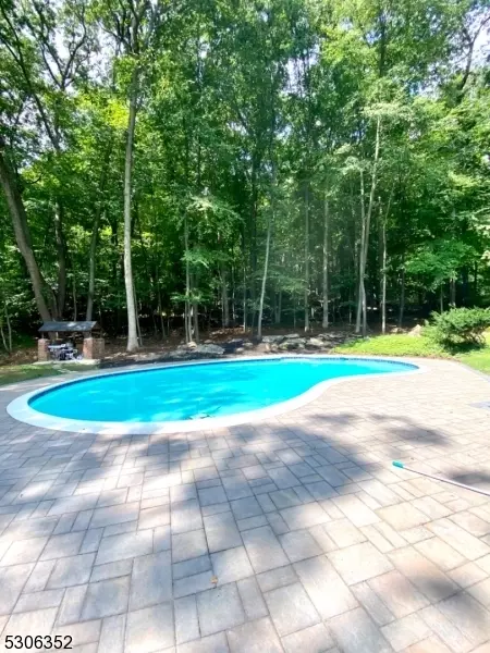 377 Janes Chapel Rd, Mansfield Twp, NJ 07863
