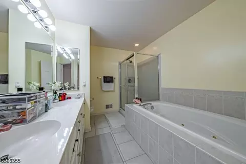 183 Levinberg Ln, Wayne, NJ 07470 photo 27