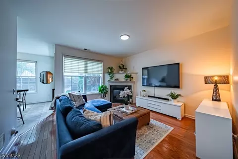183 Levinberg Ln, Wayne, NJ 07470 photo 8