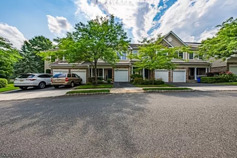 183 Levinberg Ln, Wayne, NJ 07470